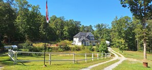 Property grounds - 2-bedroom recreational vehicle in enchanting Cartersville with AC (Cartersville)