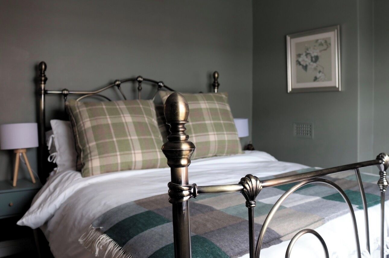 Cortinas blackout, tabla de planchar con plancha y wifi gratis 