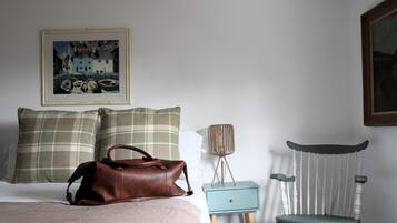 Comfort Double Room | Blackout drapes, iron/ironing board, free WiFi