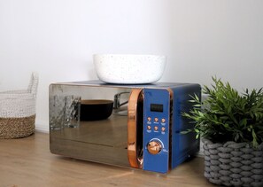 Microwave - Beds at 46 (Cowes)