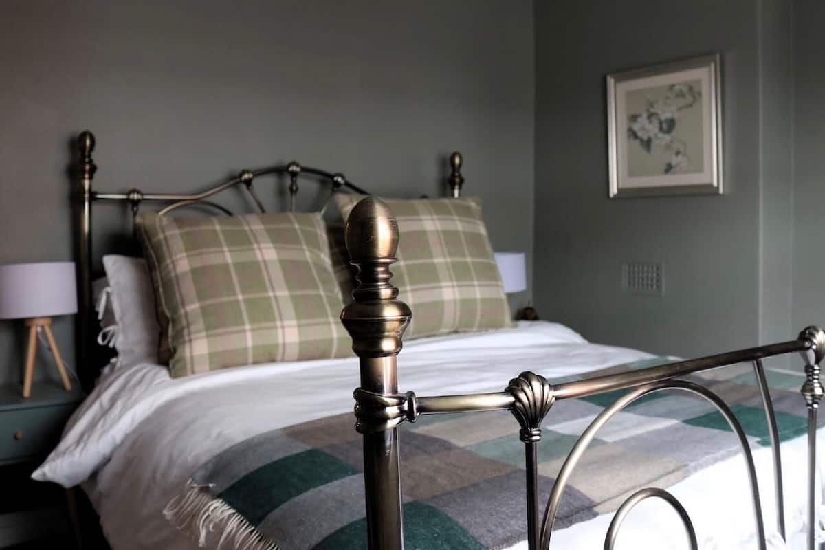 Classic Double Room | Blackout drapes, iron/ironing board, free WiFi