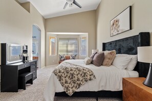 Iron/ironing board, WiFi, bed sheets - Spacious 4-bedroom house in a Golf Course Community in Queen Creek (Queen Creek)