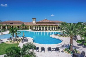 Pool - Luxury 3BR Coach Home in Gated Gran Paradiso -Resort Amenities, Pool & Views! (Venice)