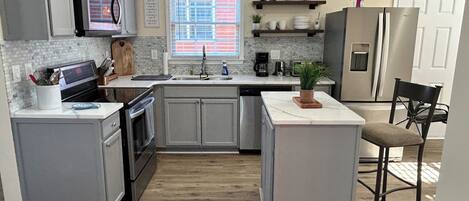 Mikrowelle, Ofen, Herdplatte, Geschirrspüler