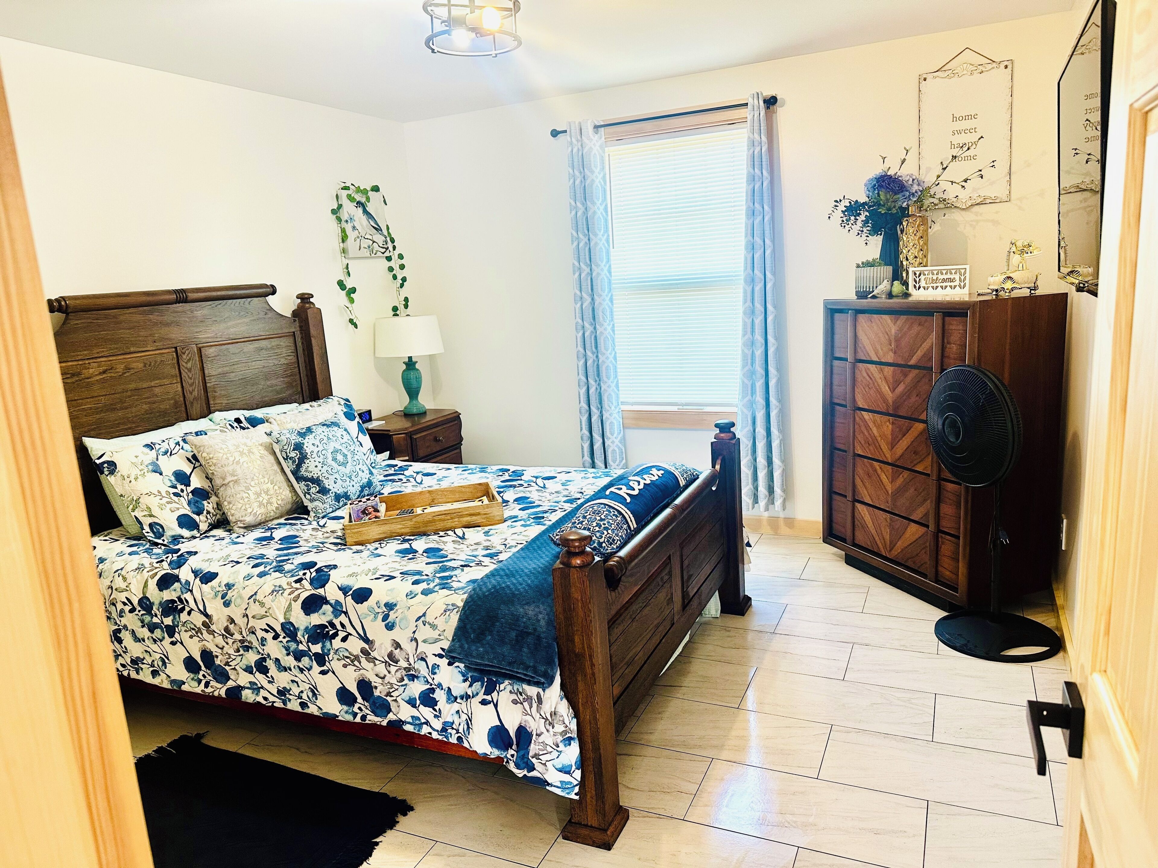 1 bedroom, travel cot, free WiFi, bed sheets