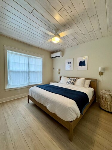 #3 Yellow Lakeview Suite A