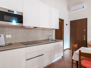Private kitchen - Wohnung mit Einzelbetten und Schlafsofa by Interhome (Pralboino)