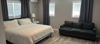 Serene 3-bedroom house with AC in charming San Salvador