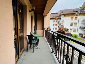 Unclassified image, 3 of 23, button - Zwei-Zimmer-Wohnung im Dachgeschoss 5 p. l. Villa Frejus by Interhome (Bardonecchia)