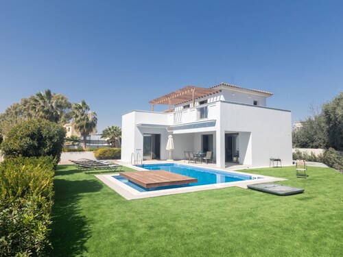 Ayia Napa Satin Villa SVD2 im Zentrum by Interhome