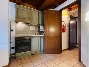 Unclassified image, 4 of 15, button - Zwei-Zimmer-Wohnung im Dachgeschoss 4 p. l. Villa Frejus by Interhome (Bardonecchia)