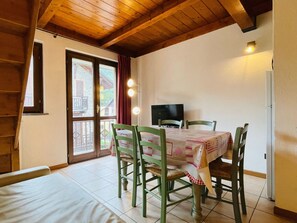 Unclassified image, 2 of 15, button - Zwei-Zimmer-Wohnung im Dachgeschoss 4 p. l. Villa Frejus by Interhome (Bardonecchia)