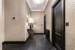 Interior - Near Transport - Hot tub - Fireplace - Sleeps 2 (Edinburgh)
