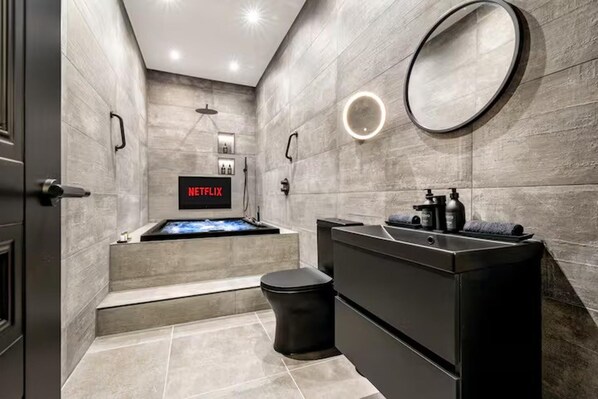 Spa - Near Transport - Hot tub - Fireplace - Sleeps 2 (Edinburgh)