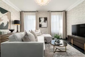 Living area - Near Transport - Hot tub - Fireplace - Sleeps 2 (Edinburgh)