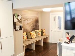 TV - Gemütliches Haus für 10 Personen Stadt 15 Minuten zu Fuß Straßenbahn 5 Minuten by Interhome (Dublin)