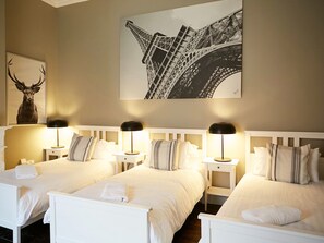 4 bedrooms, Internet - Gemütliches Haus für 10 Personen Stadt 15 Minuten zu Fuß Straßenbahn 5 Minuten by Interhome (Dublin)