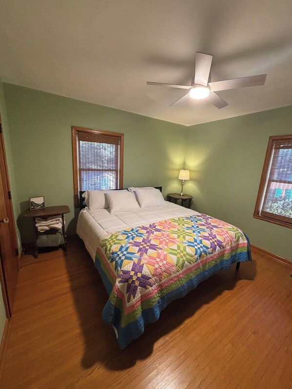 3 bedrooms, in-room safe, desk, free WiFi