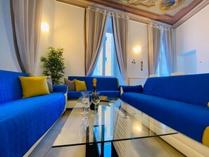 TV - Charmante Wohnung mit Meerblick und Garage by Interhome (Rapallo)
