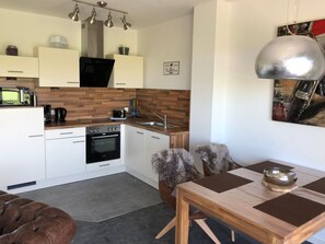 Fridge, microwave, oven, dishwasher - Haus Wattwurm by Interhome (Burhave)