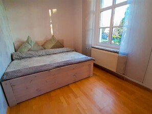 3 bedrooms, Internet