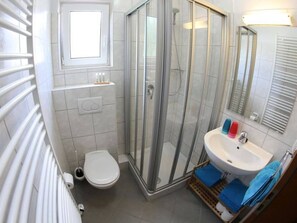 Towels - Renovierte Wohnung in Schwalefeld mit Garten, Terrasse und Grill by Interhome (Bömighausen)