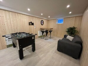 Games room - Renovierte Wohnung in Schwalefeld mit Garten, Terrasse und Grill by Interhome (Bömighausen)
