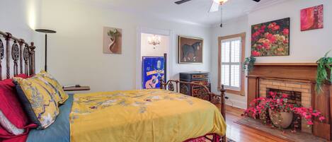 4 bedrooms, desk, iron/ironing board, free WiFi