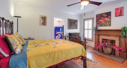 125 yr old, home located across from UTS campus in D/T historical Pulaski.