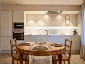 Fridge, microwave, oven, dishwasher - Wohnung in Voltino mit Privatparkplatz by Interhome (Limone sul Garda)