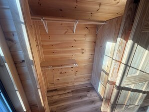 Sauna - Small Cabin Over Garage with lake access and small dock (Sevierville)