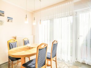 Dining - Apartment 3 by Interhome (Bansin)