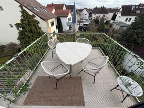 Unclassified image, 2 of 22, button