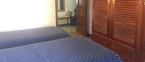3 bedrooms, Internet