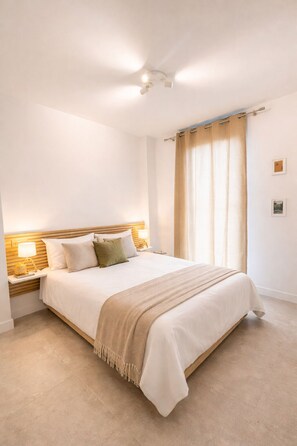 3 habitaciones, tabla de planchar con plancha, wifi y ropa de cama 