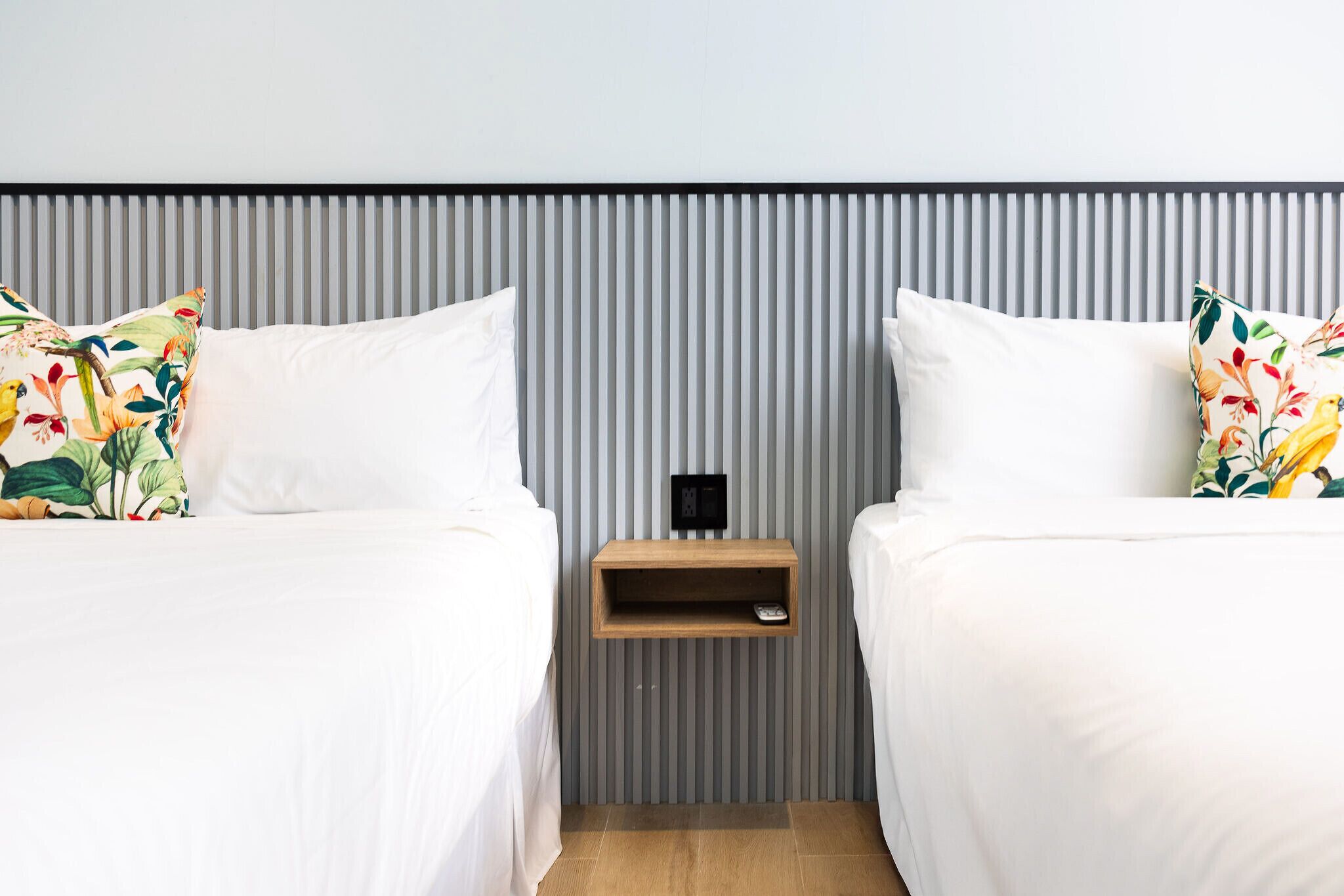 Fer et planche à repasser, Wi-Fi gratuit, draps fournis