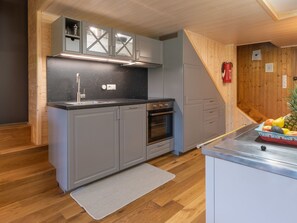 Fridge, oven, dishwasher, cookware/dishes/utensils - Liebevoll sanierte Wohnung in einem alten Bregenzerwälderhaus by Interhome (Schwarzenberg)