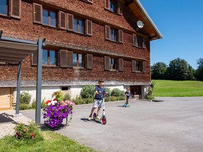 Property grounds - Ruhig mit einem herrlichen Blick auf die Berge. by Interhome (Schwarzenberg)