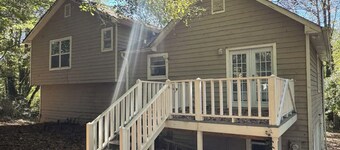 Cinéluxe Retreat- Spacious 4bd Retreat Nestled in Nature & Quiet Nature