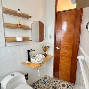 淋浴設備、風筒、提供毛巾、番梘