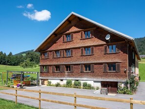 Exterior - Neue Ferienwohnung in Schwarzenberg mit Garten und Grill by Interhome (Schwarzenberg)