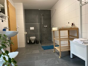Towels - Neue Ferienwohnung in Schwarzenberg mit Garten und Grill by Interhome (Schwarzenberg)