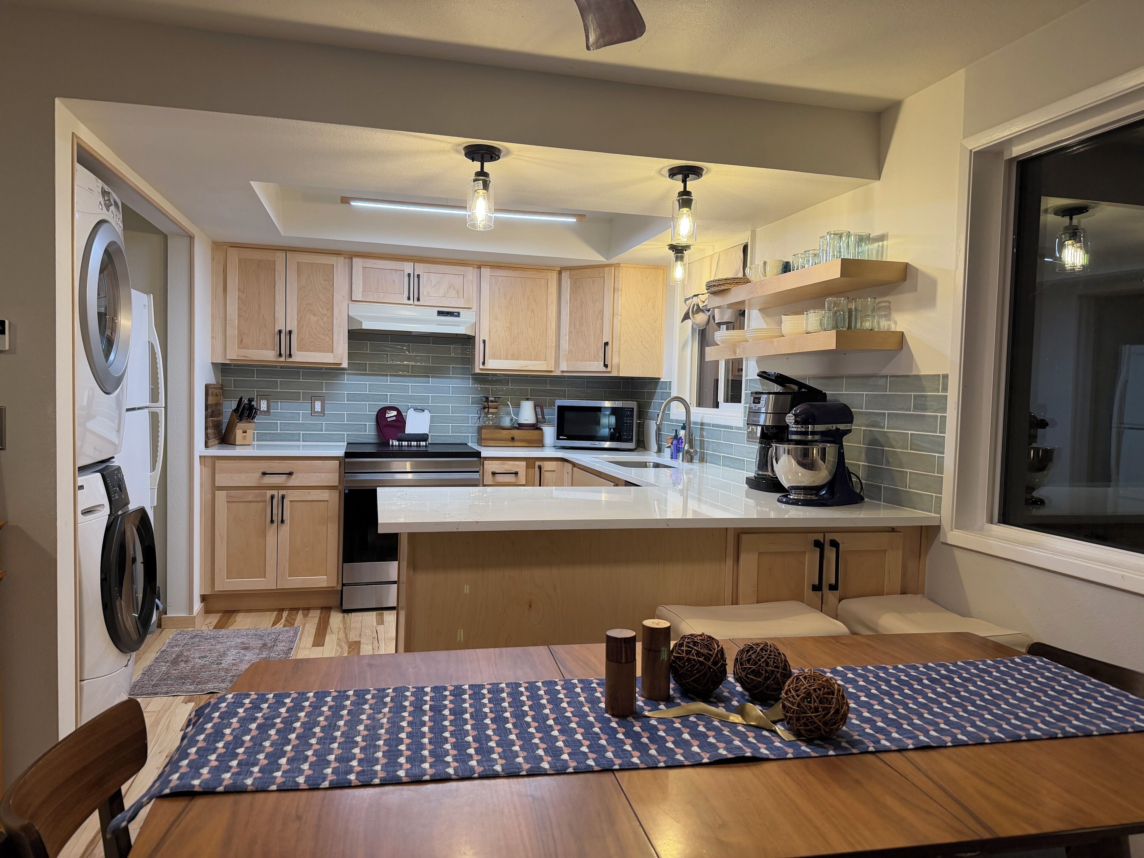 電子レンジ、オーブン、コンロ、食器洗い機