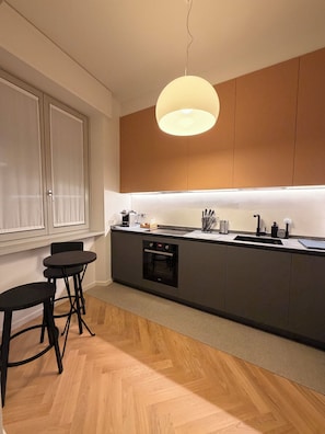 Fridge, oven, stovetop, dishwasher - Elegant retreat in the center of Arezzo with private patio (Arezzo)