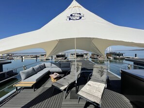 Terrace/patio - Hausboot Seestern am Bärwaldersee by Interhome (Weißwasser)