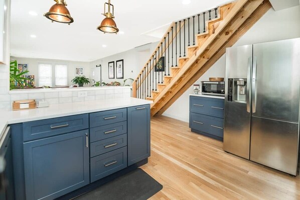 Mikrowelle, Ofen, Herdplatte, Geschirrspüler