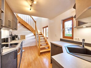 Fridge, oven, dishwasher, cookware/dishes/utensils - Appartement in Garmisch-Partenkirchen mit Großem Balkon by Interhome (Garmisch-Partenkirchen)