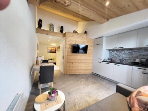 TV - Chalet Lilo Studio by Interhome (Beatenberg)