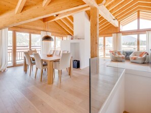 Dining - Luxus Chalet Bergblick - zentral in Seefeld, Tirol by Interhome (Seefeld in Tirol)