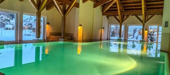 mit Panoramablick in die Bergwelt by Interhome